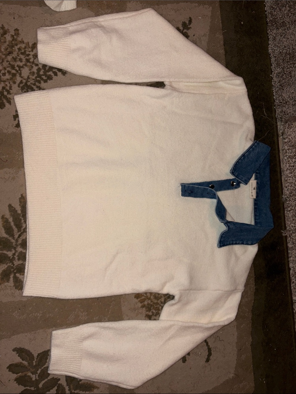 Women's Cream V-Neck Sweater with Blue Collar